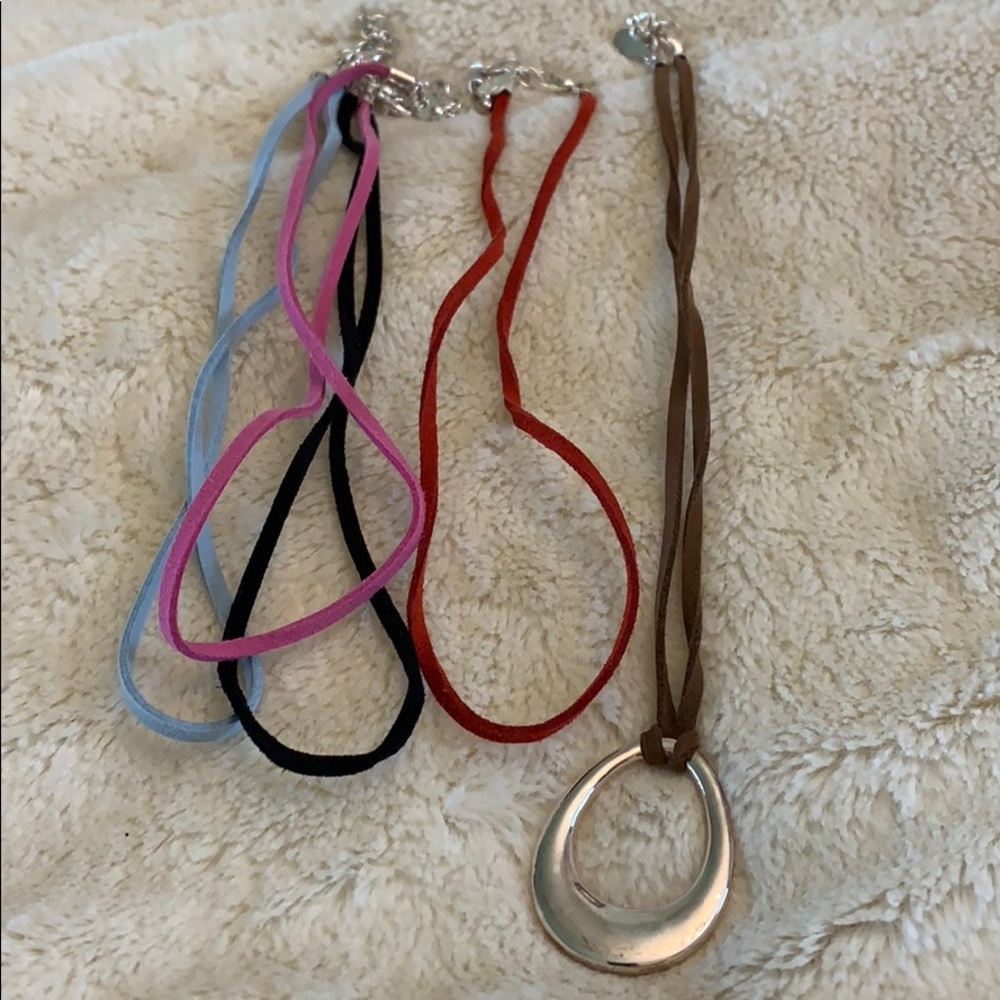 Five interchangeable necklaces w/silver pendant